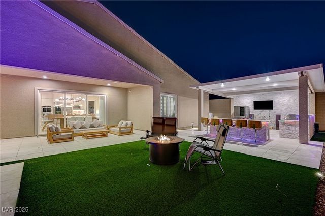 7590 Sky Horse Avenue, Las Vegas, NV 89113