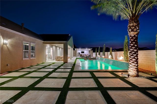 7590 Sky Horse Avenue, Las Vegas, NV 89113