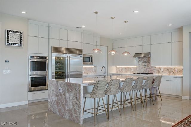 7590 Sky Horse Avenue, Las Vegas, NV 89113