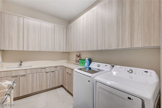 7590 Sky Horse Avenue, Las Vegas, NV 89113