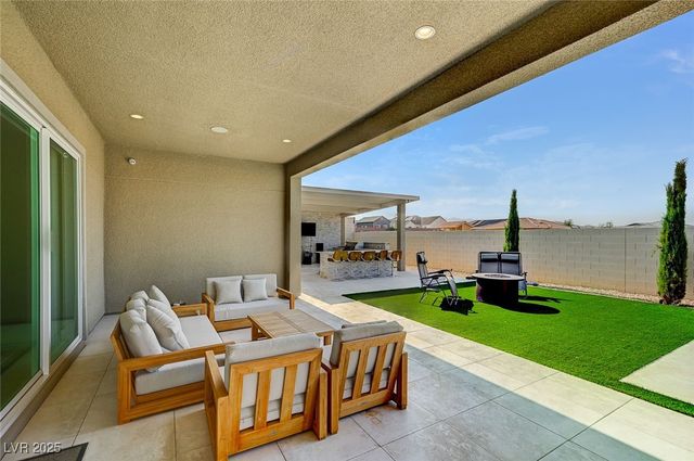 7590 Sky Horse Avenue, Las Vegas, NV 89113