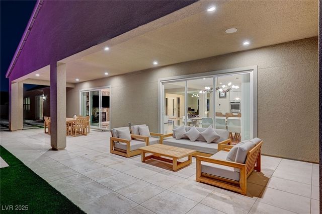 7590 Sky Horse Avenue, Las Vegas, NV 89113