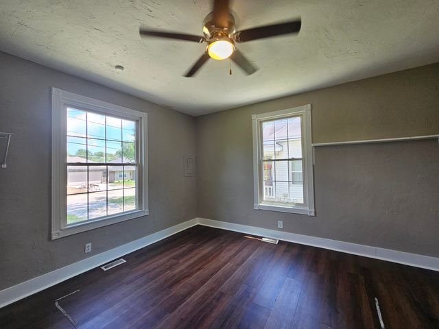 753 N Brown Avenue, Springfield, MO 65802