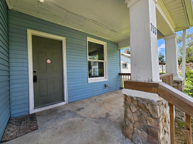 753 N Brown Avenue, Springfield, MO 65802