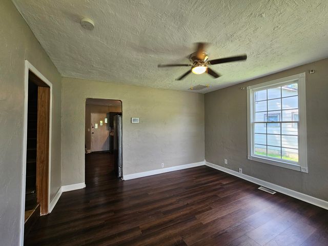 753 N Brown Avenue, Springfield, MO 65802