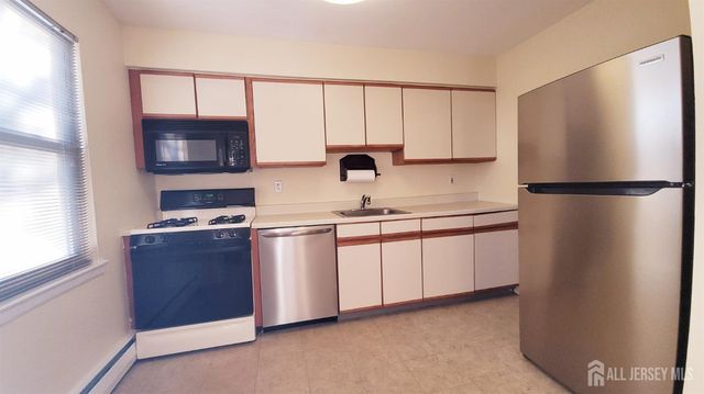 93 Fox Road 2B, Edison, NJ 08817