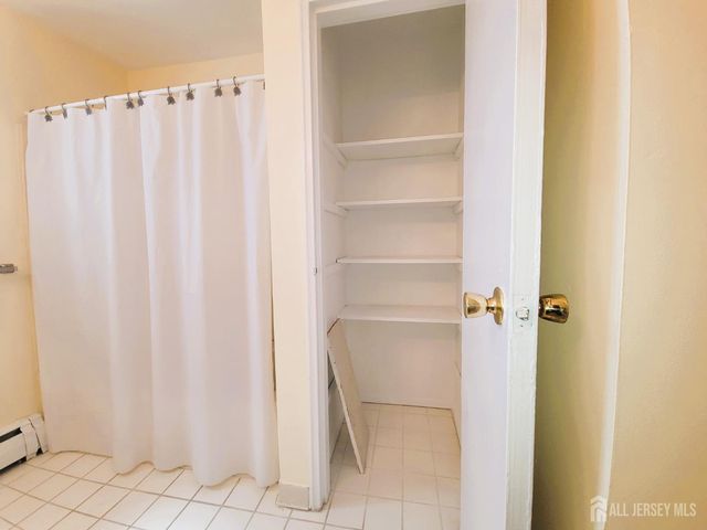 93 Fox Road 2B, Edison, NJ 08817