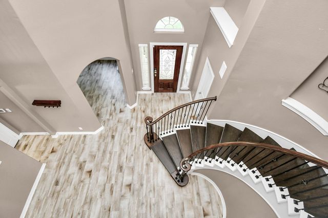 9511 Emerald Lakes Drive, Rosharon, TX 77583