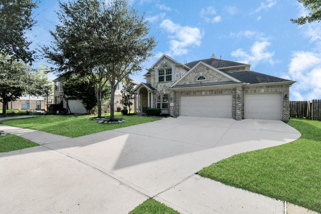 9511 Emerald Lakes Drive, Rosharon, TX 77583