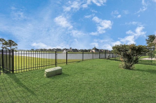 9511 Emerald Lakes Drive, Rosharon, TX 77583