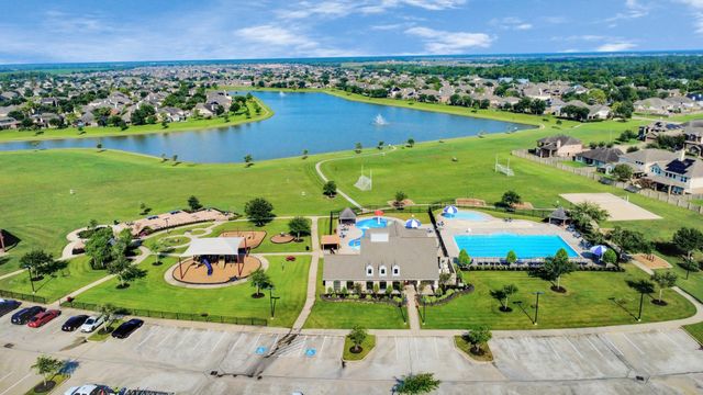 9511 Emerald Lakes Drive, Rosharon, TX 77583