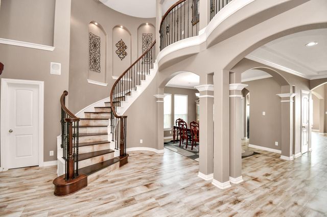 9511 Emerald Lakes Drive, Rosharon, TX 77583