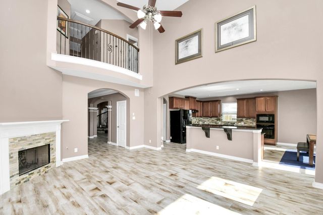 9511 Emerald Lakes Drive, Rosharon, TX 77583