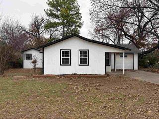 701 E BANK STREET, Iowa Park, TX 76367
