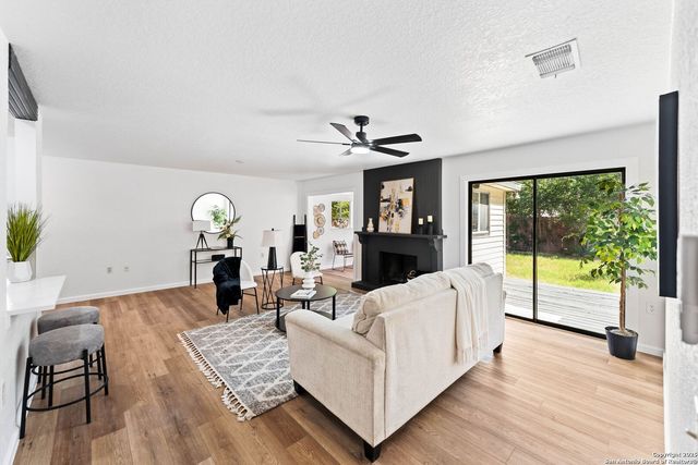5839 Moores Creek, San Antonio, TX 78233