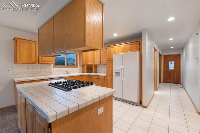 215 Luxury Lane, Colorado Springs, CO 80921