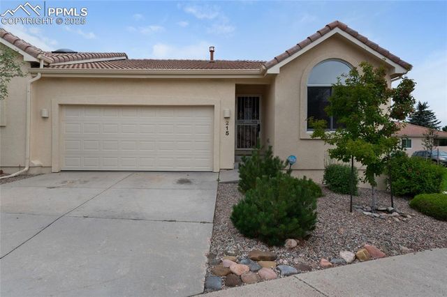 215 Luxury Lane, Colorado Springs, CO 80921