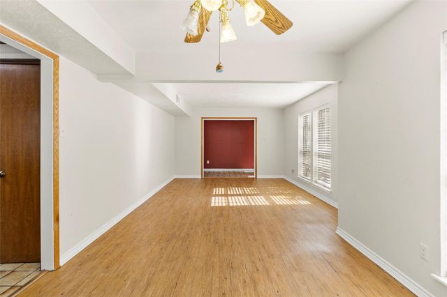 2108 Greentree Drive, Huntsville, TX 77340