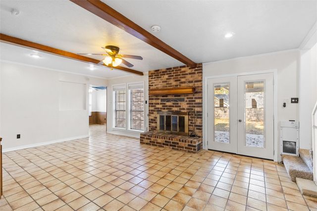 2108 Greentree Drive, Huntsville, TX 77340