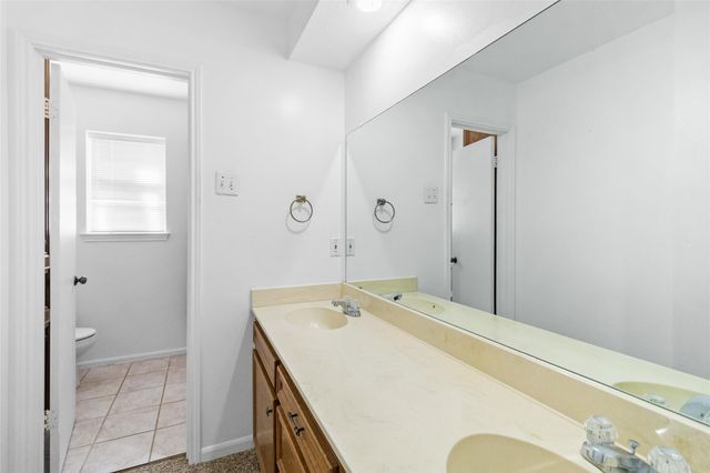 2108 Greentree Drive, Huntsville, TX 77340