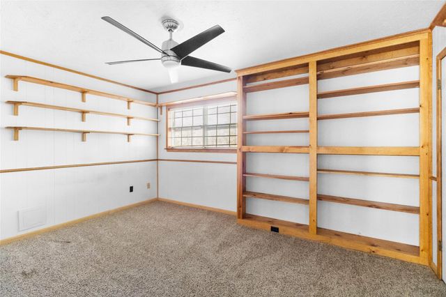 2108 Greentree Drive, Huntsville, TX 77340