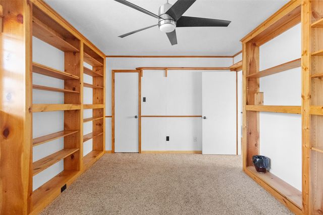 2108 Greentree Drive, Huntsville, TX 77340