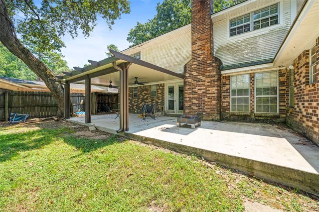 2108 Greentree Drive, Huntsville, TX 77340