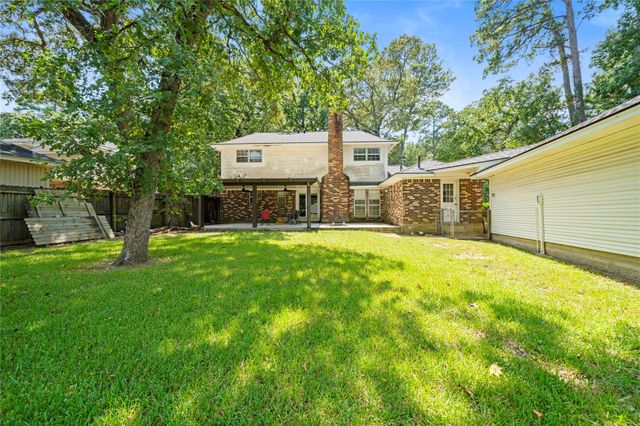 2108 Greentree Drive, Huntsville, TX 77340