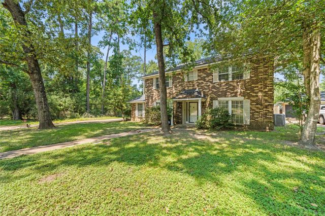 2108 Greentree Drive, Huntsville, TX 77340