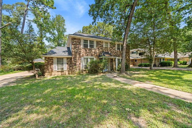 2108 Greentree Drive, Huntsville, TX 77340
