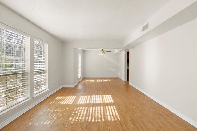 2108 Greentree Drive, Huntsville, TX 77340