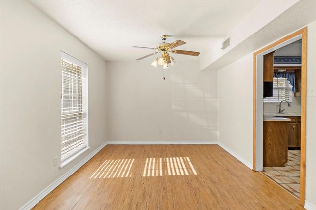 2108 Greentree Drive, Huntsville, TX 77340