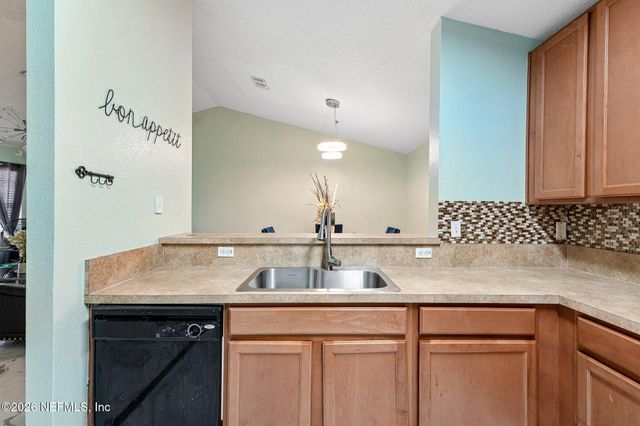 575 OAKLEAF PLANTATION Parkway 1311, Orange Park, FL 32065