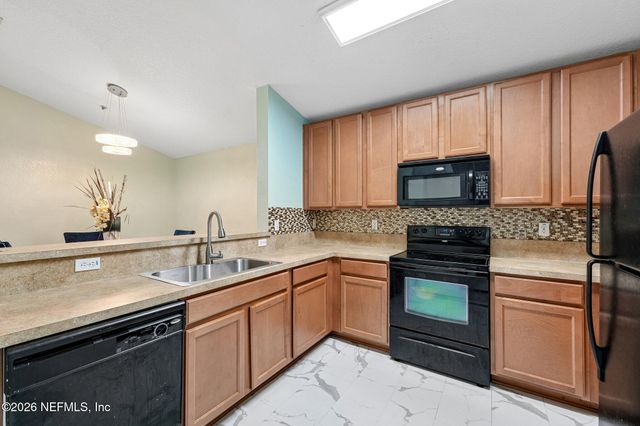 575 OAKLEAF PLANTATION Parkway 1311, Orange Park, FL 32065