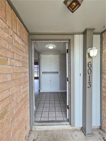 6013 Parkview Dr, Corpus Christi, TX 78415