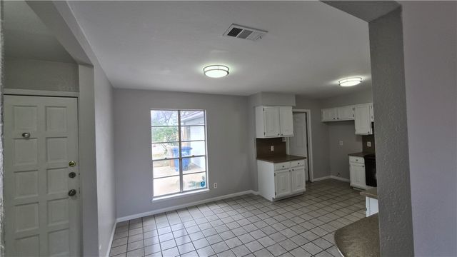 6013 Parkview Dr, Corpus Christi, TX 78415