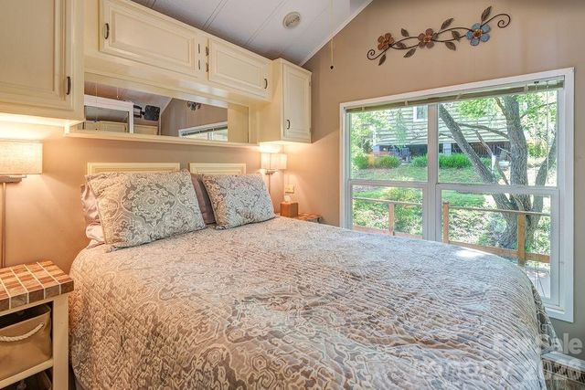 161 Summer Place Drive, Waynesville, NC 28785