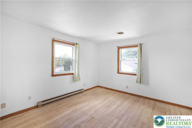 467 W Locust Lane, Lower Nazareth Twp, PA 18064
