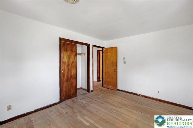 467 W Locust Lane, Lower Nazareth Twp, PA 18064