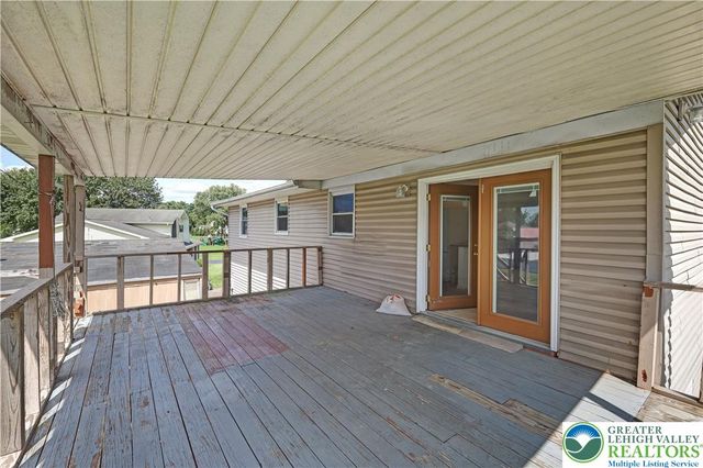 467 W Locust Lane, Lower Nazareth Twp, PA 18064