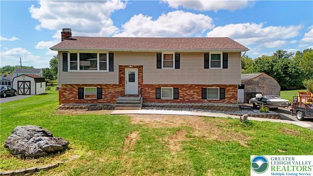 467 W Locust Lane, Lower Nazareth Twp, PA 18064