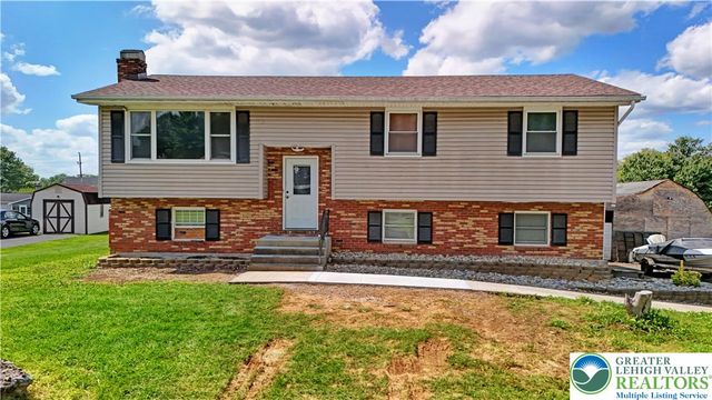 467 W Locust Lane, Lower Nazareth Twp, PA 18064