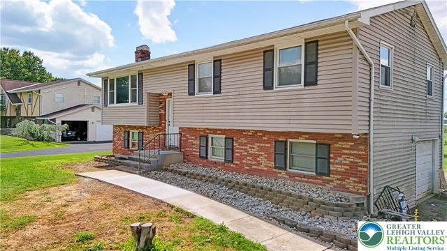 467 W Locust Lane, Lower Nazareth Twp, PA 18064