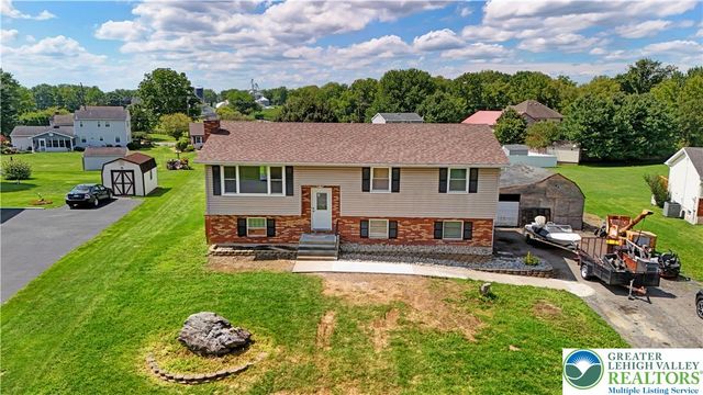 467 W Locust Lane, Lower Nazareth Twp, PA 18064