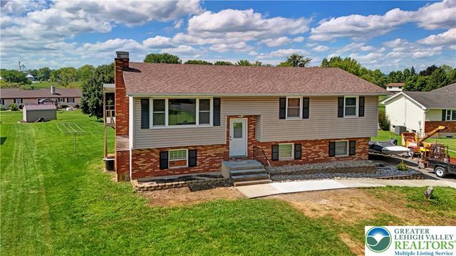 467 W Locust Lane, Lower Nazareth Twp, PA 18064