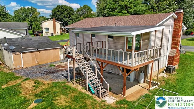467 W Locust Lane, Lower Nazareth Twp, PA 18064