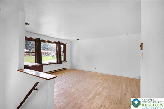 467 W Locust Lane, Lower Nazareth Twp, PA 18064