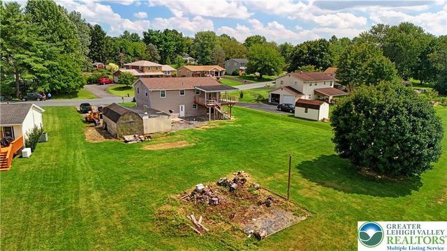467 W Locust Lane, Lower Nazareth Twp, PA 18064