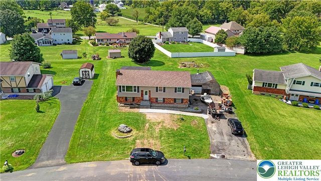 467 W Locust Lane, Lower Nazareth Twp, PA 18064