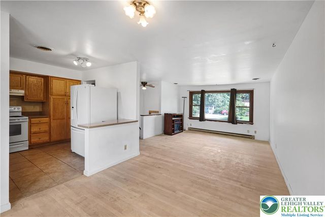 467 W Locust Lane, Lower Nazareth Twp, PA 18064